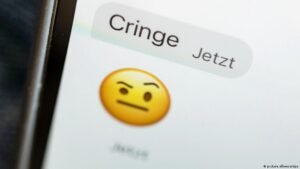 Binging on cringe: It’s as addictive as ‘eating junk food’