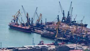 Grain exports stall as Ukraine steps up attacks on Russia