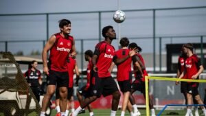 Man Utd sign reported record £20 million sponsorship deal for training kit
