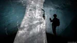 Record-breaking snowmelt in the Swiss Alps