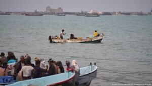 Middle East: India says commercial ship sunk off Yemen