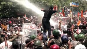 India: Jharkhand police use tear gas on student protesters