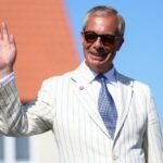 UK: Nigel Farage beats a trash can in Clacton by-election