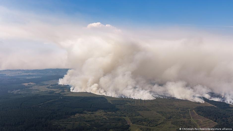 Hundreds flee as Belgium battles wildfire at German border