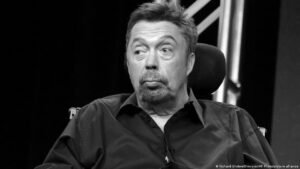 Tim Curry, of ‘The Rocky Horror Picture Show,’ dies at 80