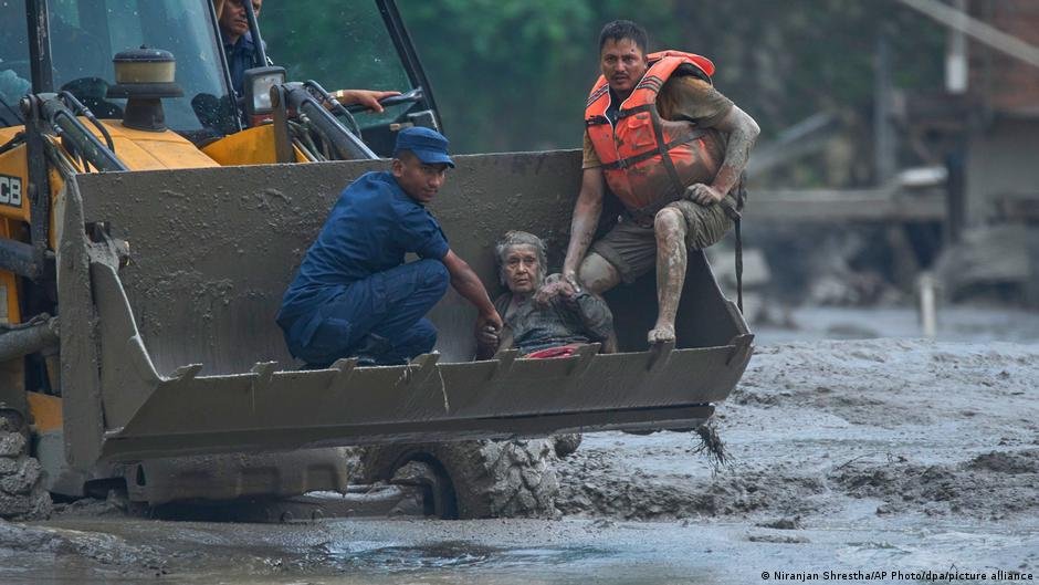 Nepal floods: More than 270 killed, nearly 1,400 missing