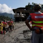 Nepal-Tibet flood deaths pass 500, thousands still missing