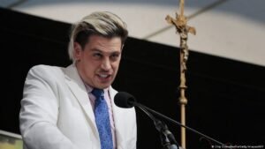 US arrests far-right provocateur Milo Yiannopoulos