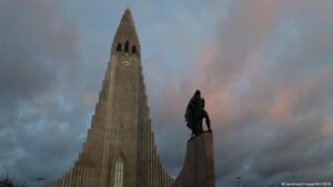 Nearly 53% of Iceland’s voters reject EU membership
