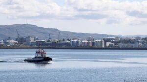 Iceland holds knife-edge referendum on EU membership talks