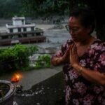 Death toll from Nepal-Tibet floods rises to over 600
