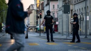 Swiss police report 1 dead, 5 injured in Aarau shooting