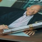 Founding Prime Minister Lee Kuan Yew’s Montblanc pen sold for S$461,500 at auction after 111 bids