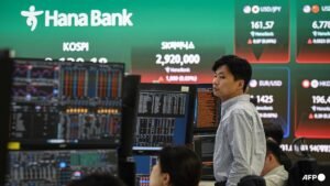 Stocks drop and oil rises as Hormuz hopes fade