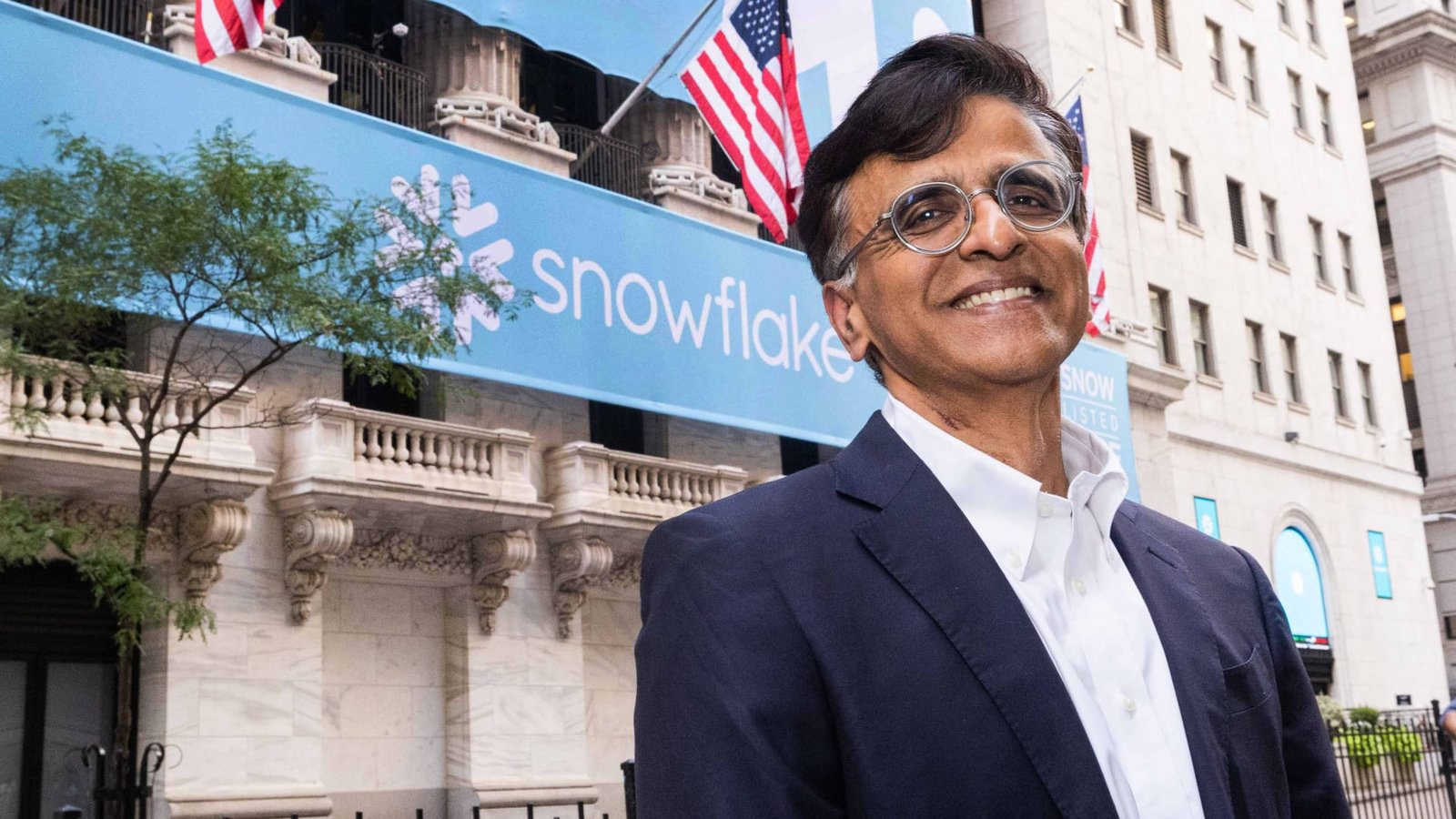 Snowflake spikes 22% on healthy results and AI coding momentum