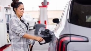 Gasoline prices, over $4 per gallon, hit record high for Labor Day