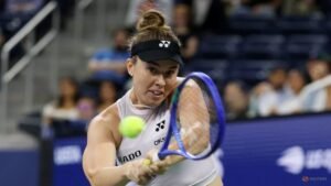 Noskova sails past Tararudee into US Open third round