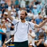 Medvedev’s strong form continues with convincing win over Rinderknech