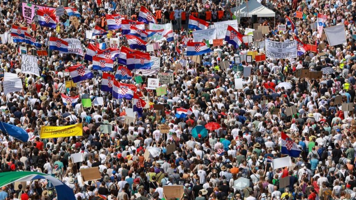 Tens of thousands rally in Zagreb over Croatia waste cleanup delays