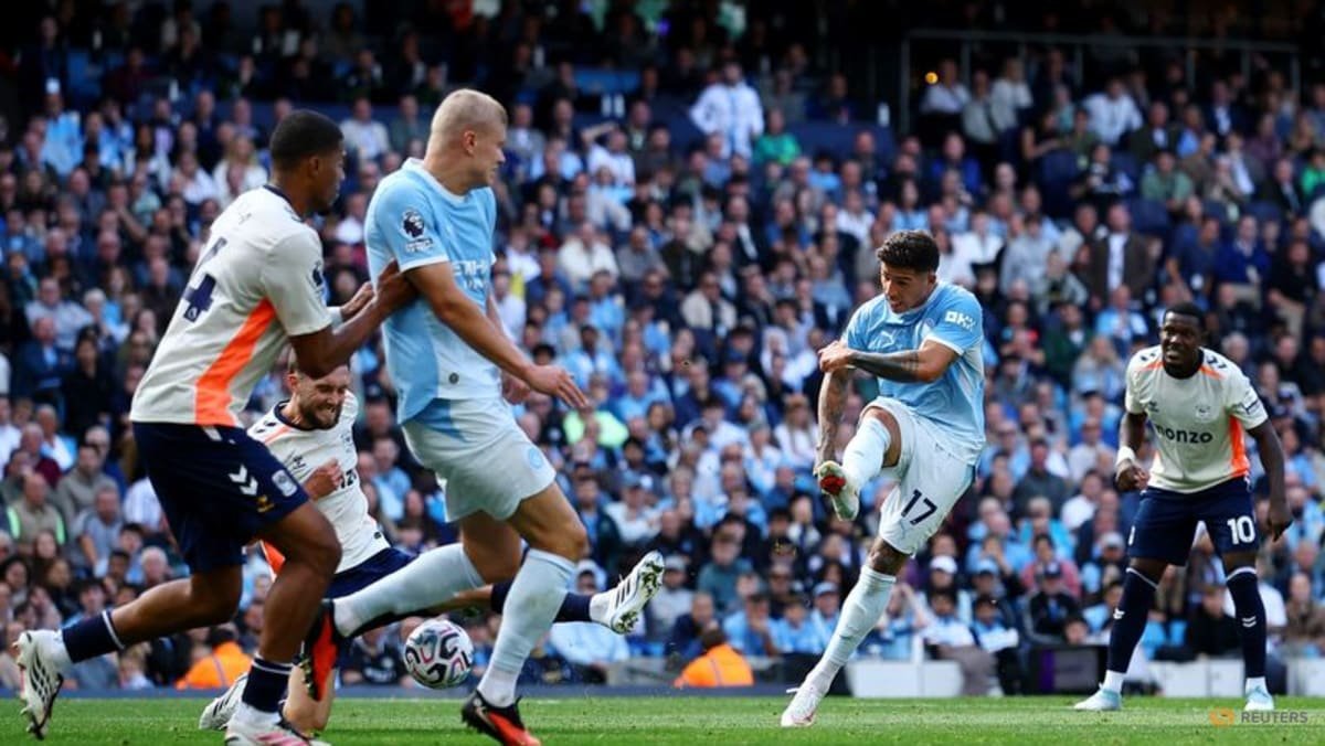 Fernandez impresses on debut as Haaland keeps Man City perfect