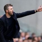 Carrick hurt by stoppage-time blow in Man United draw at Everton
