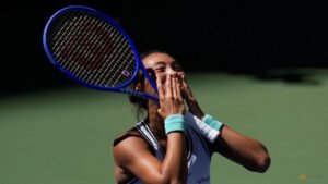 Zheng Qinwen shocks Swiatek in another incredible US Open comeback