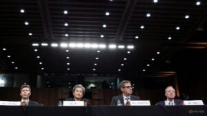 US senators weigh requiring AI giants to commit to preventing catastrophe