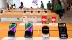 Exclusive-Indian consumer regulator escalates probe into Apple’s software warranty terms
