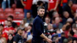 Carrick brushes aside questions over future as United seek turnaround