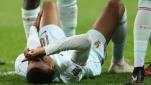 Mbappe diagnosed with knee hyperextension, say Real Madrid