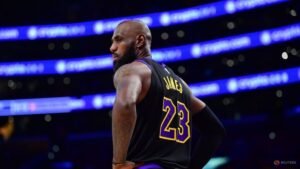 NBA-LeBron soaks in the brotherly love in Philly media debut