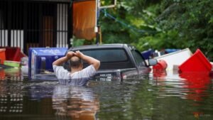 Thailand expects to clear Bangkok floodwater in two to three days