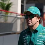 Motor Racing-Alonso extends contract with Aston Martin for 2027 season