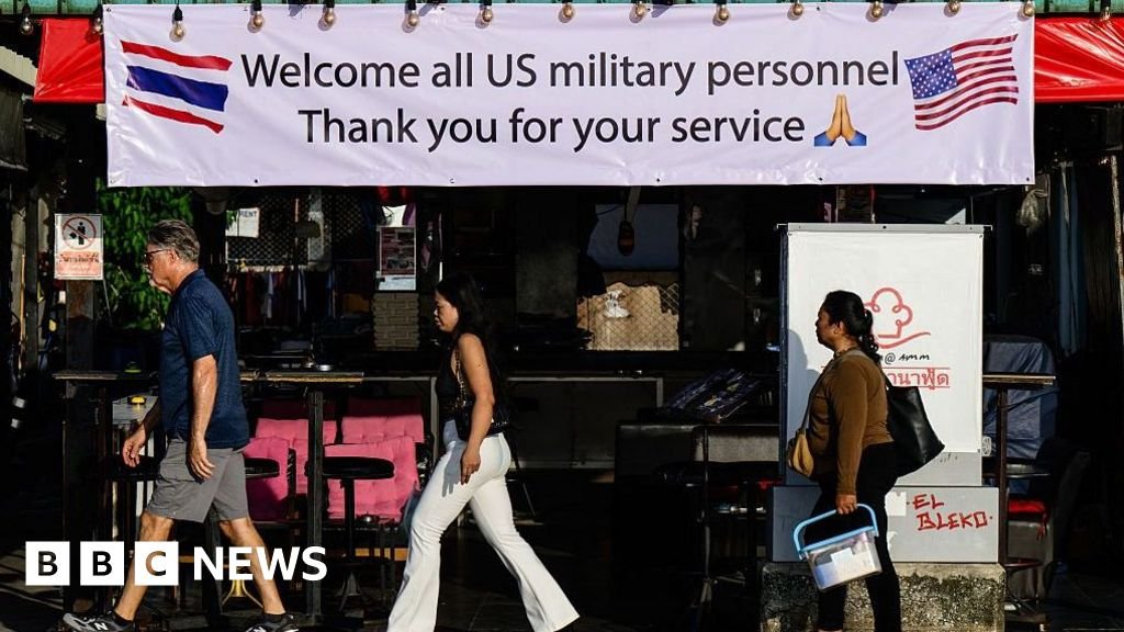 USS Abraham Lincoln docks at Thailand’s Pattaya resort after 250 days at sea