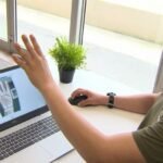 Can AI tell if you’re 18+ just from your hand movements?