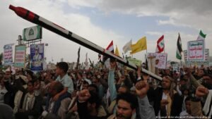 Yemen: Fighting intensifies amid Houthi push in the west