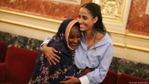 Spanish lawmakers back citizenship for Saharawis