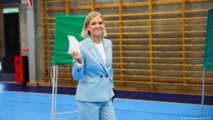 Sweden election: Center-left coalition leads initial polls