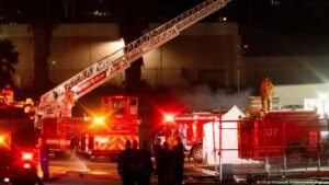 News helicopter crashes in LA, killing 3