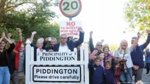 UK: Village votes to ‘secede’ in asylum center plan protest
