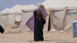 Houthi gains in Yemen fuel displacement as humanitarian crisis worsens