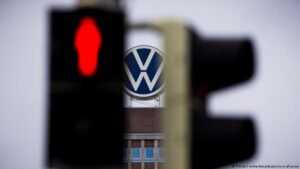 Volkswagen, Audi to recall almost 1 million cars in Germany