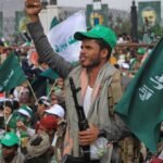 81 dead as Yemen’s Houthis push towards key strait: Sources