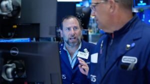 Oil prices retreat as markets welcome US-Iran talks