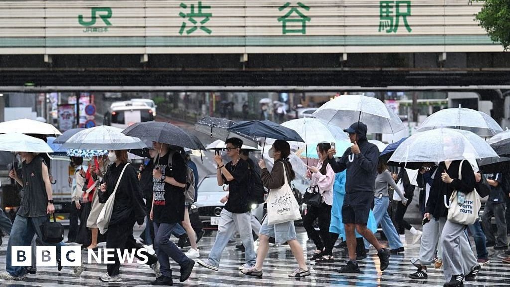 Typhoon Dujuan: Japan braces for record rain as storm nears east coast