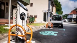 EV owners invited to vote on differentiated licence plate designs