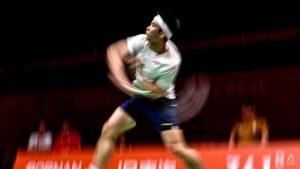 Singapore’s Loh Kean Yew set to face Thailand’s Kunlavut in Asian Games badminton final