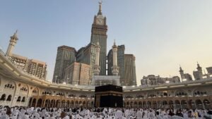 Saudi says Houthis target Mecca, warn of ‘red line’