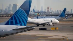 US halts flights at busy East Coast airports, says fiber line cut at construction site