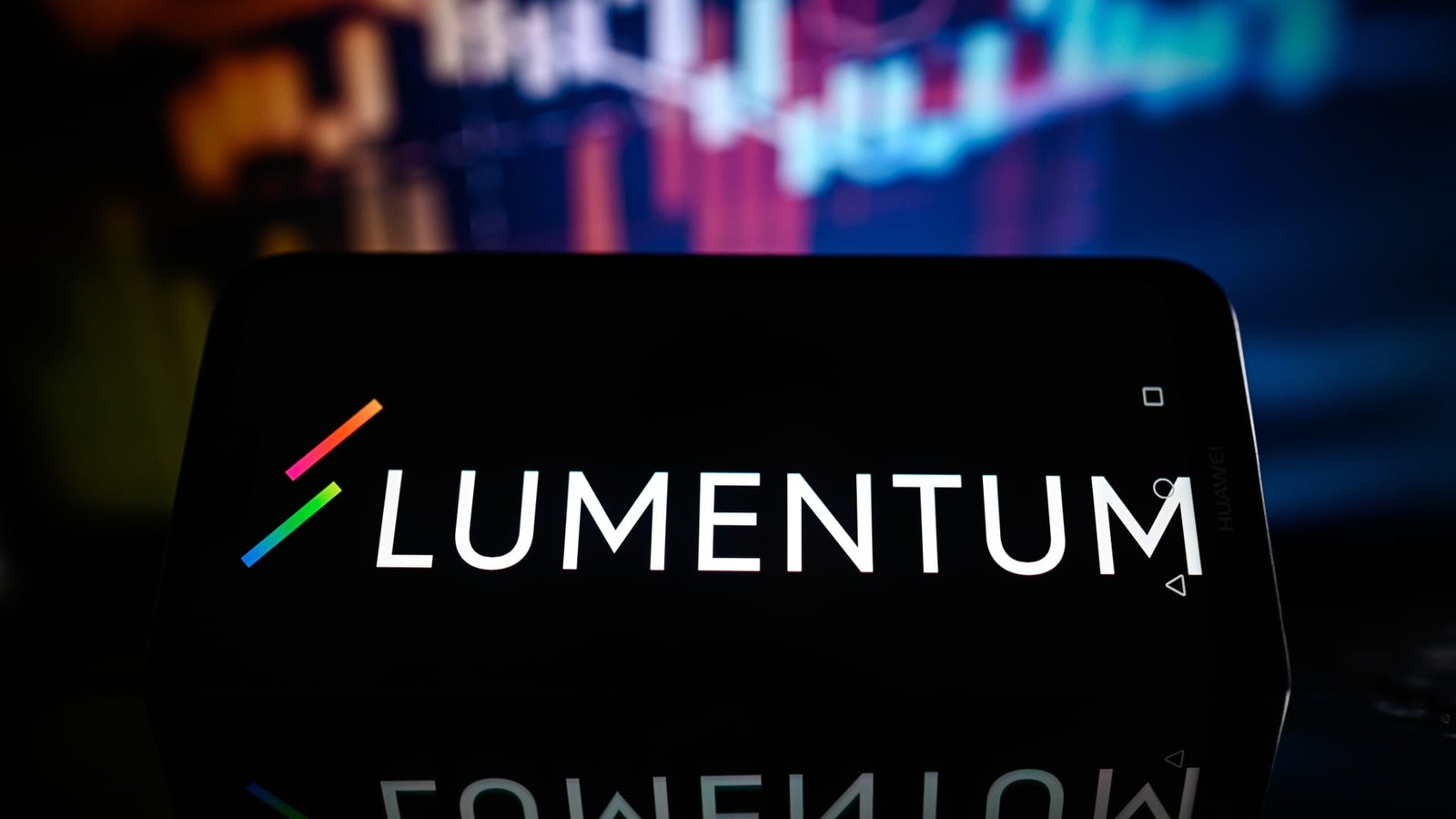 This photonics stock is already up 600% in one year. Now it’s breaking out again
